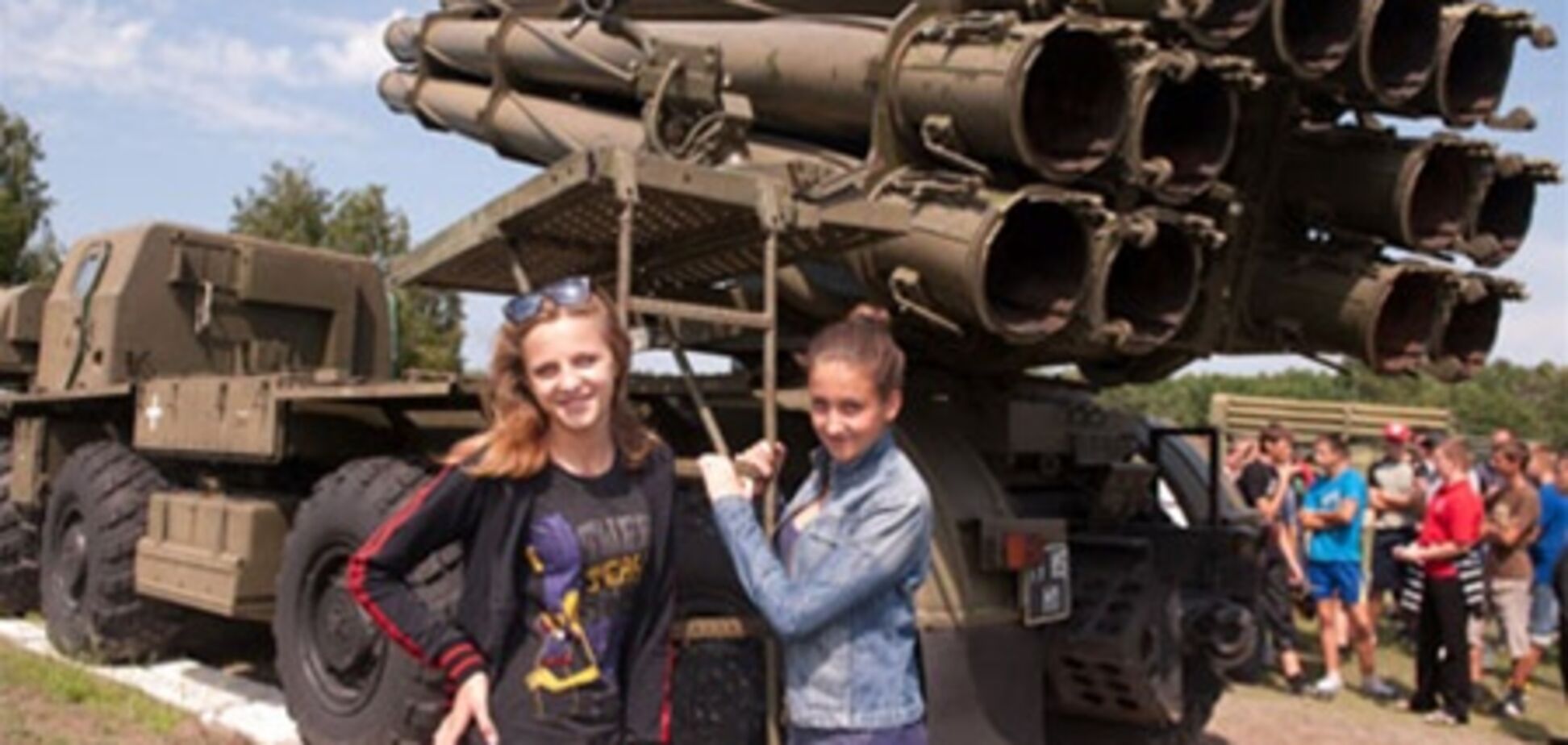 Дівчата теж хочуть в армію
