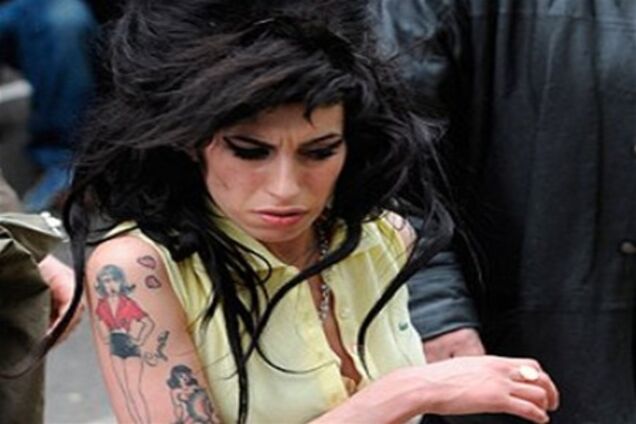 Названа неожиданная причина смерти Эми Уайнхаус