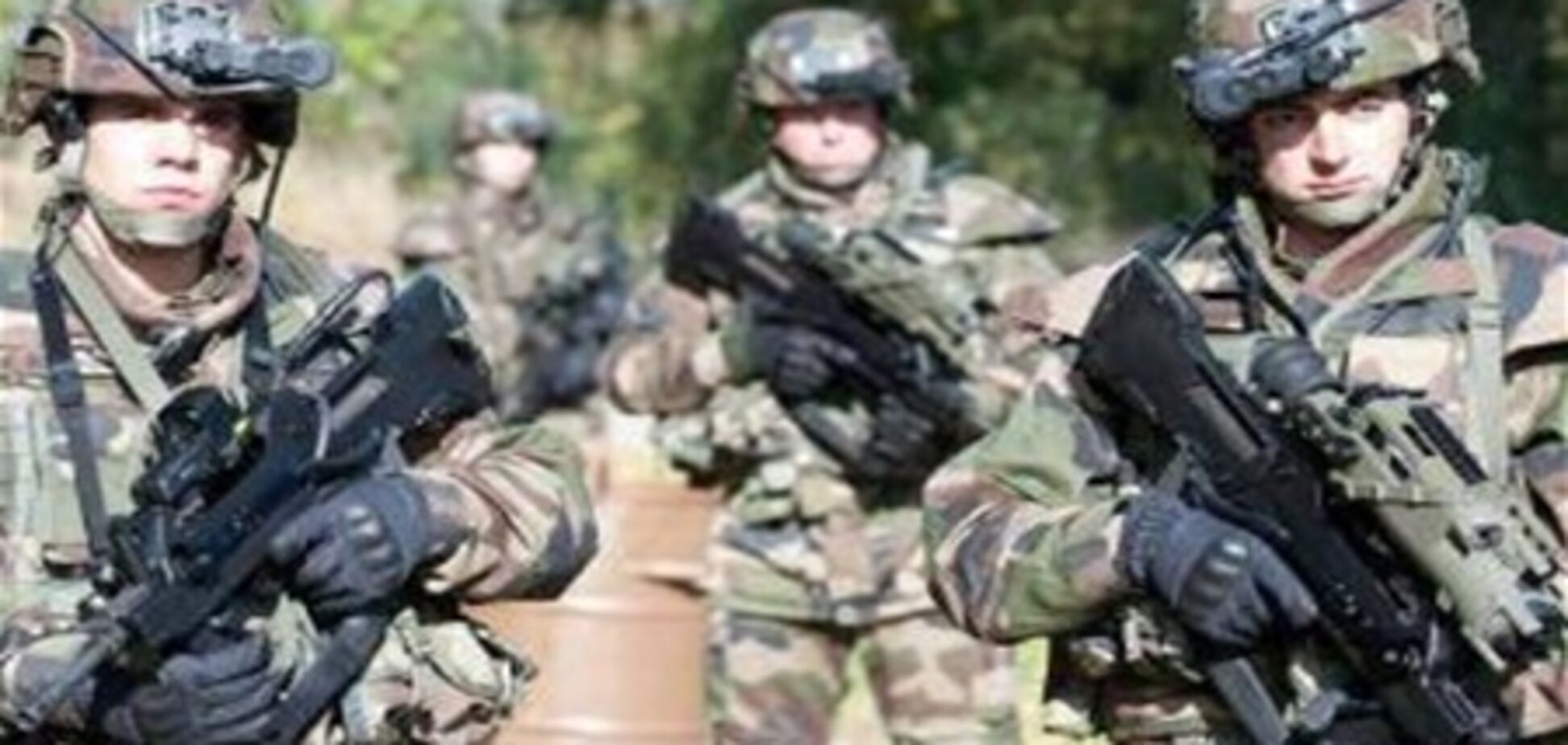 Французькі військовослужбовці розстріляли мирну сім'ю