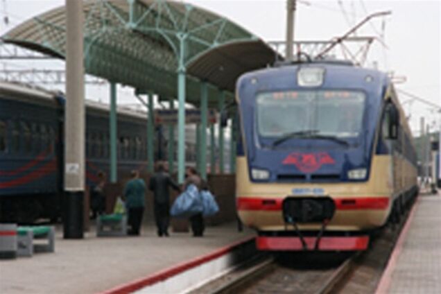 Туристы возят свои автомобили в Крым на поезде