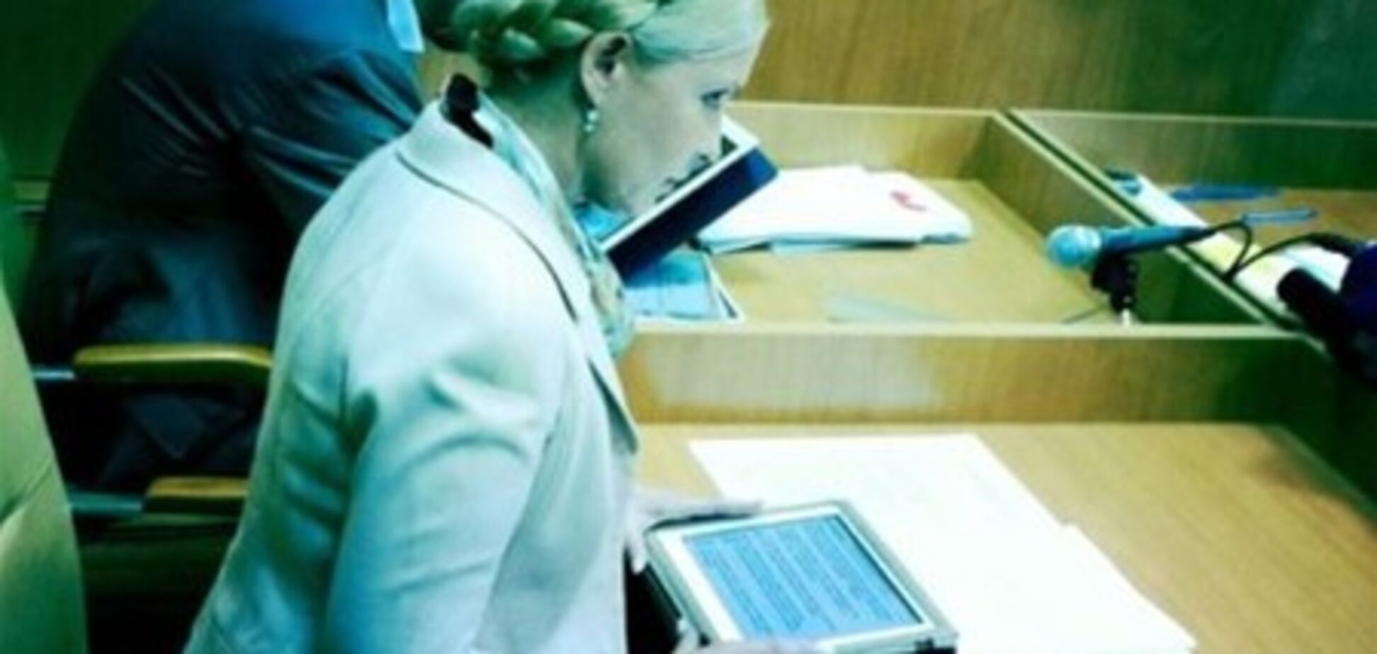Тимошенко: мій суддя - мавпа з гранатою на суку з пилкою в руках