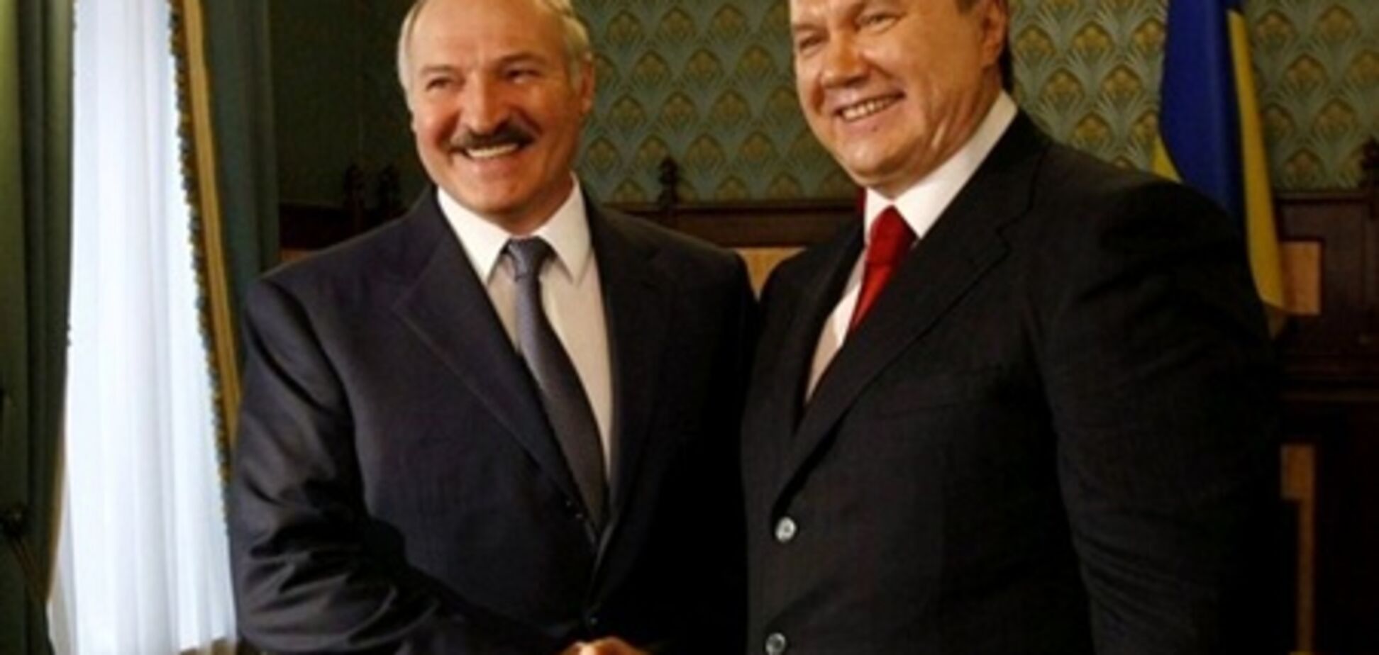 Янукович пожелал Лукашенко успехов в государственной деятельности
