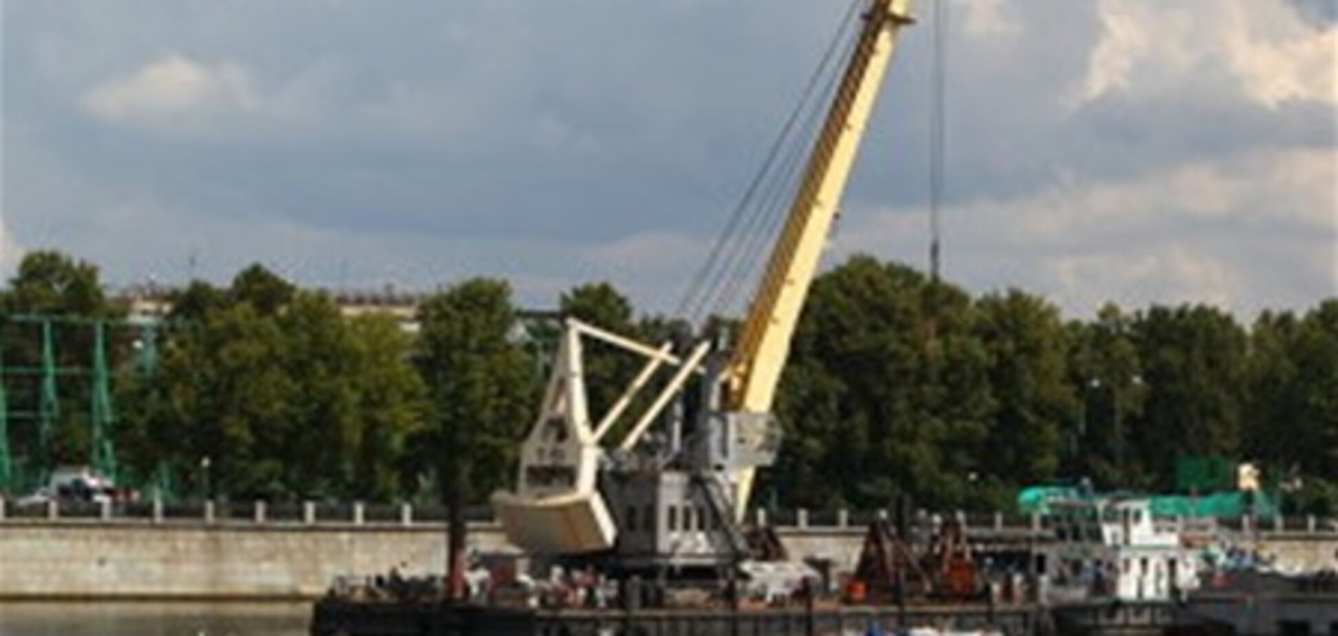 Тіло дев'ятого загиблого на борту затонулого катера в Москві не знайшли