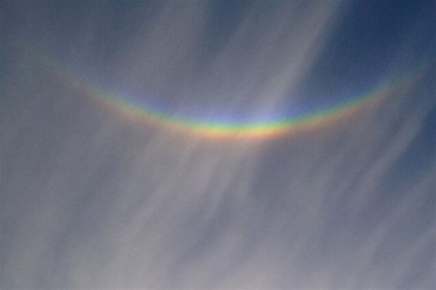 Жителям Великобритании 'улыбнулась' радуга. Фото