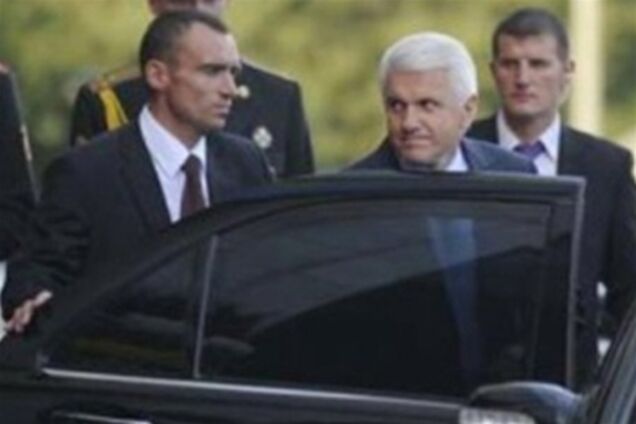 Рада продала автомобили Литвина и его предшественников за миллион