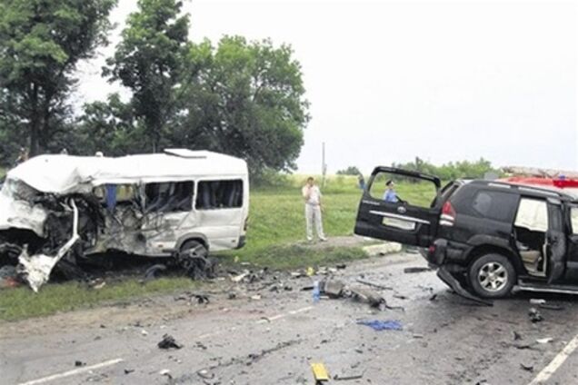 Из-за ведра смородины водитель Toyota Prado убил себя и шесть человек 