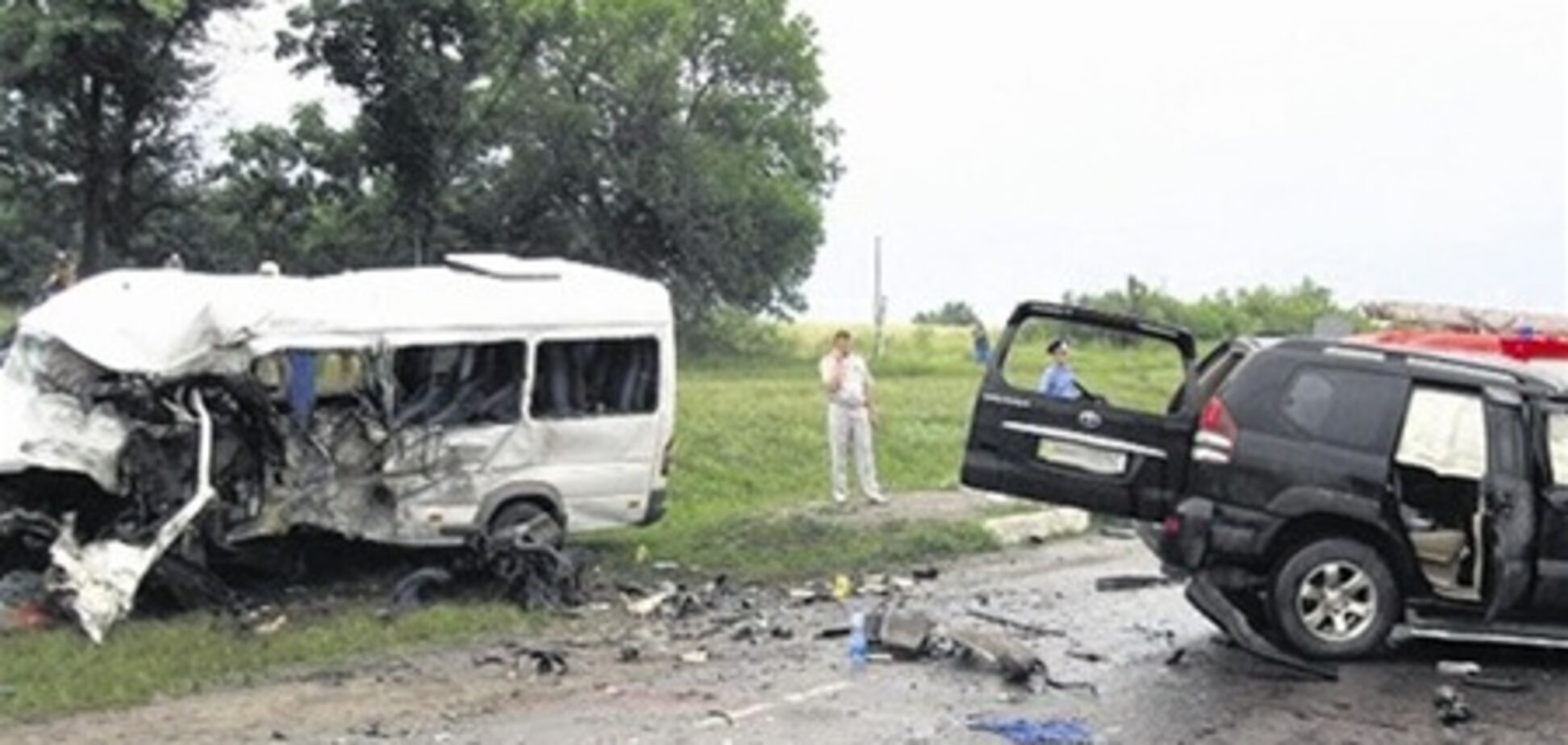 Из-за ведра смородины водитель Toyota Prado убил себя и шесть человек