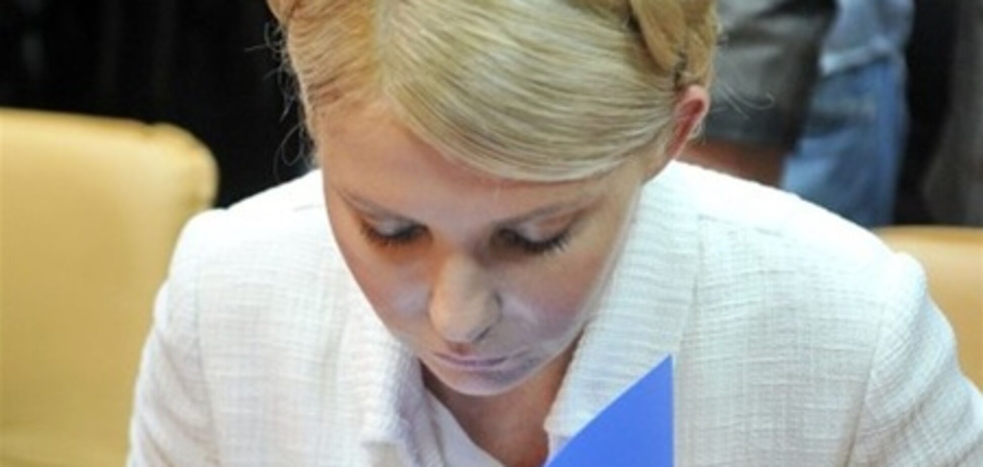 Тимошенко под натиском милиции покинула зал суда