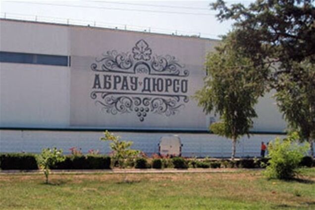 Владелец 'Абрау-Дюрсо' купил виноградники 'дворца Путина'