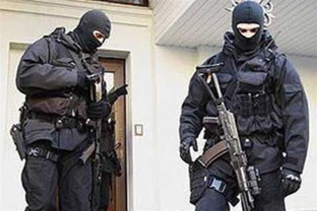 Аваков жалуется, что к нему приставили бойцов в масках