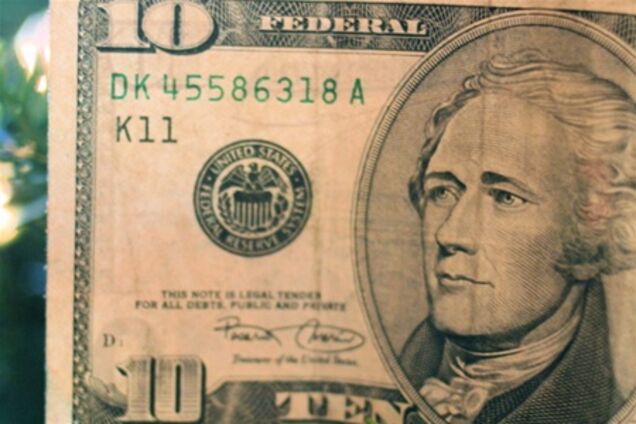 США скорочують випуск паперових грошей