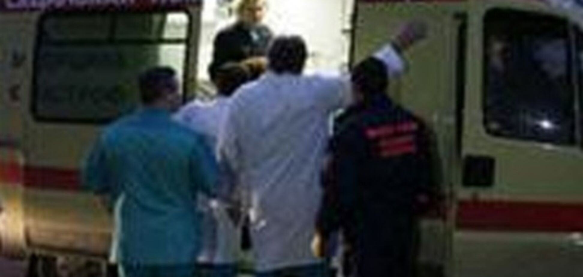 В Петербурге из окна отеля выбросили полуголую 20-летнюю девушку