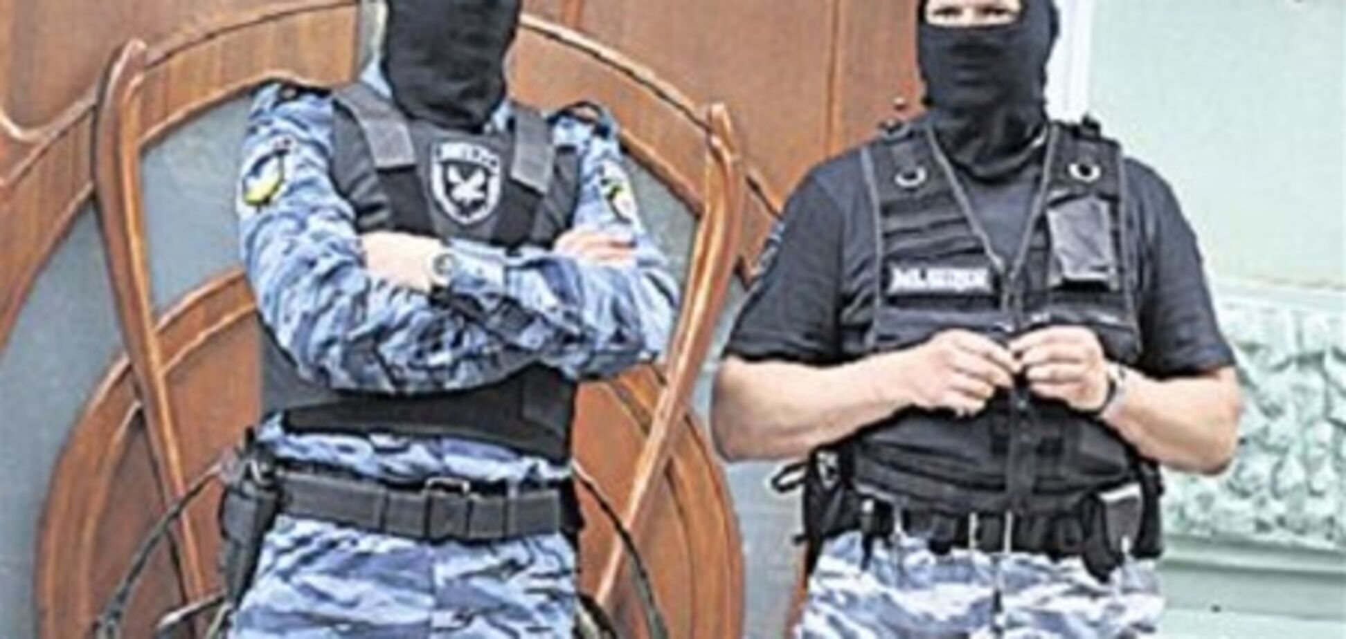 Обыск в офисе Авакова: сотрудники УБОП вынесли три компьютера и документацию