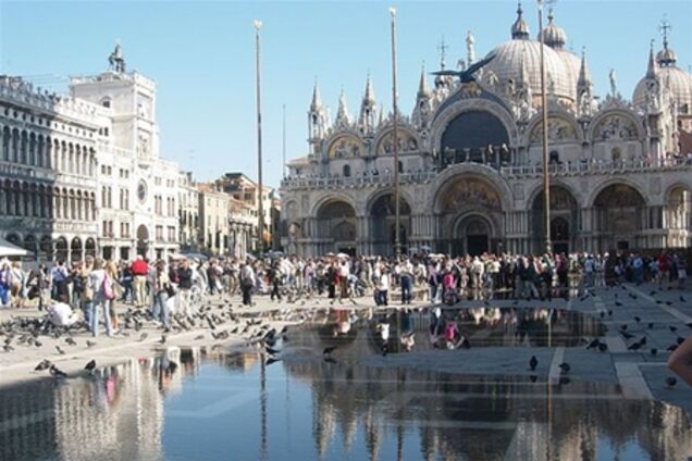 Італія просить ООН обмежити у Венеції масовий туризм