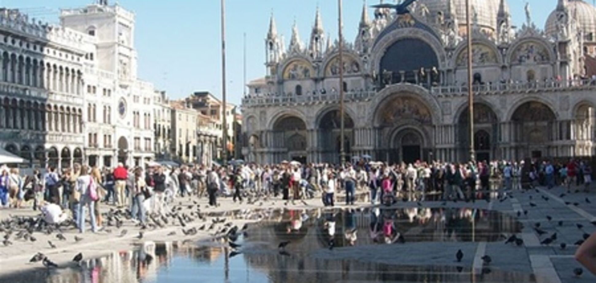 Италия просит ООН ограничить в Венеции массовый туризм