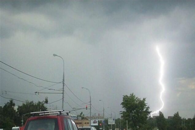 На Москву обрушился ливень со снегом. Фото. Видео