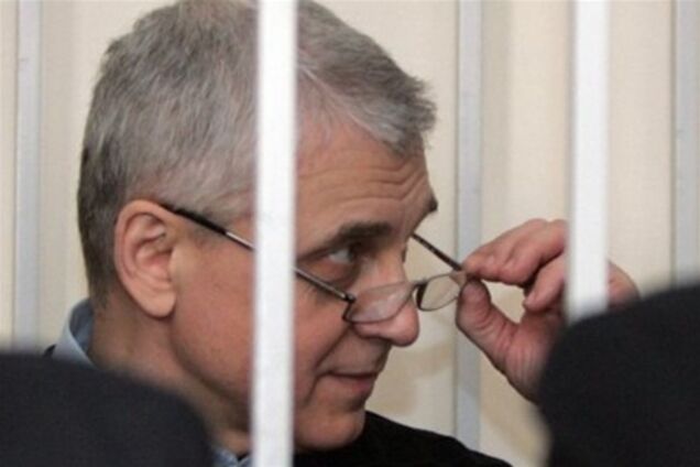 Суд відмовився випустити Іващенка з клітки