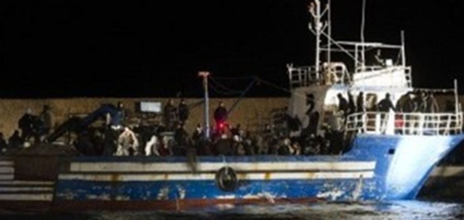 У побережья Италии обнаружена лодка с телами 25 африканских беженцев