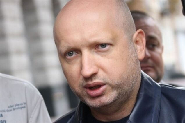 В Печерском суде до сих пор допрашивают Турчинова