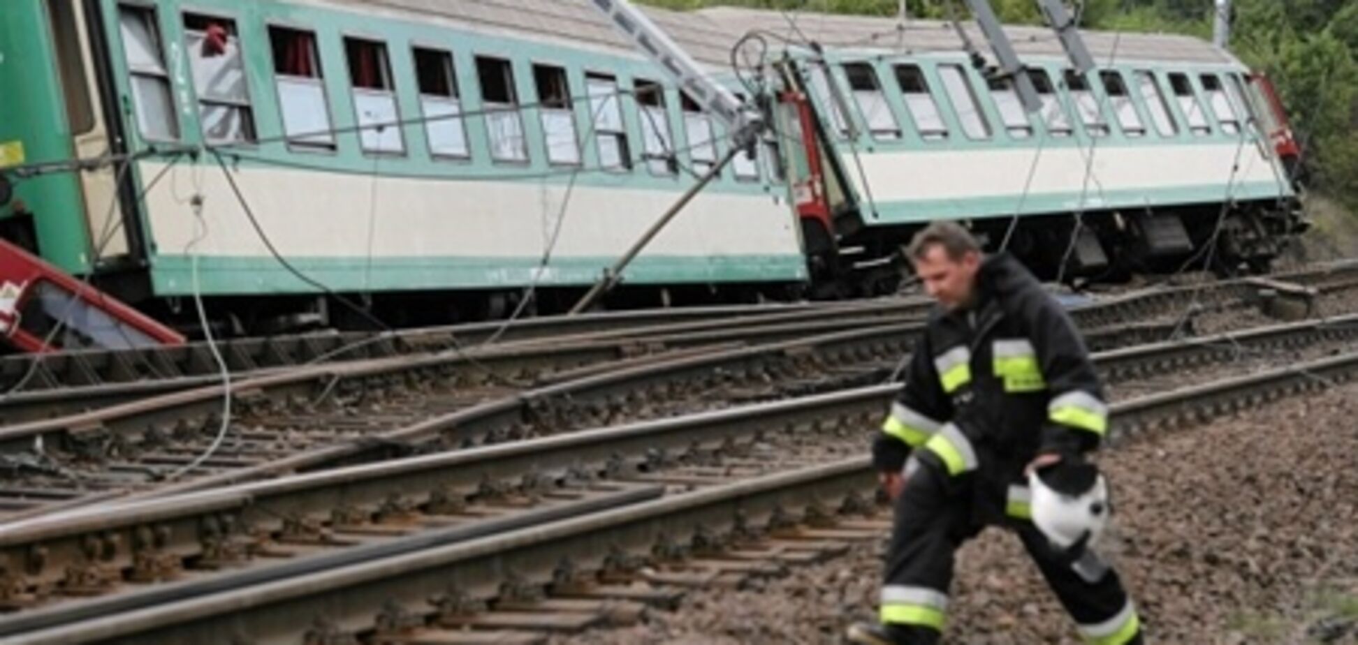 Авария в Польше: поезд мог сойти с рельсов из-за большой скорости