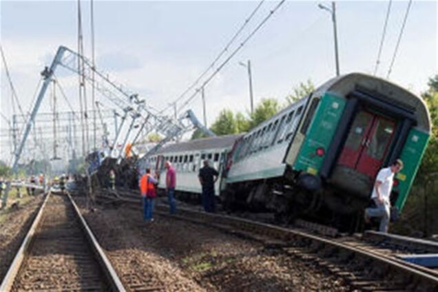 При крушении поезда в Польше пострадали более 80 человек