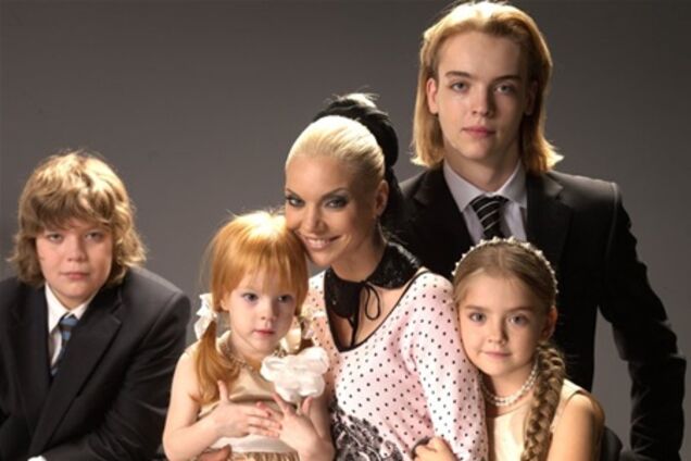 Власенко поделится деньгами