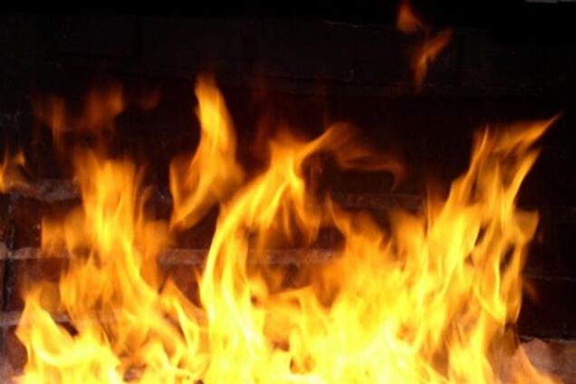 У Макіївці згоріла дискотека і продуктовий магазин