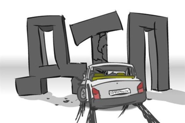 У Криму автобус з'їхав у кювет