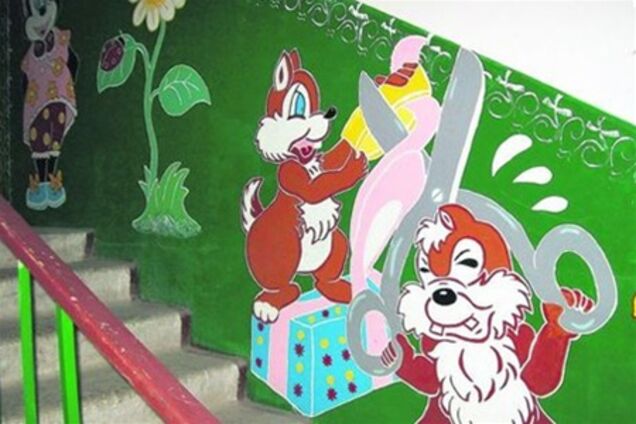 В Киеве отремонтируют обшарпанные подъезды 