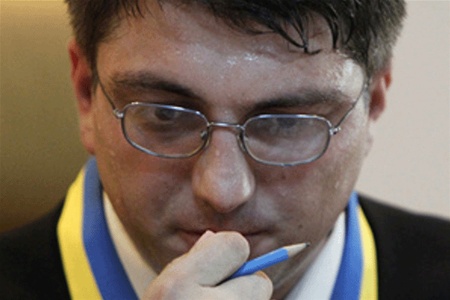 Прокуроры просят суд отправить Тимошенко к врачу