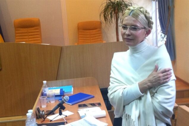 Тимошенко снова потребовала допустить к ней личного врача