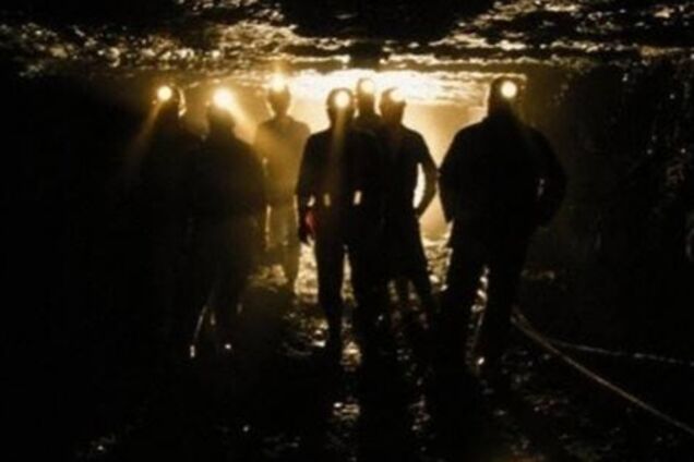 Два горняка погибли под завалом на шахте Стаханова