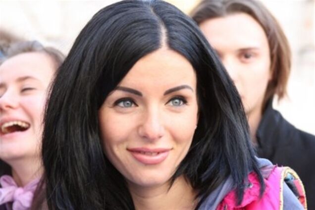 Юлию Волкову замучил токсикоз