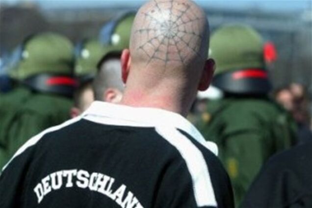 Неонацисти проведуть у Берліні смолоскипна хода