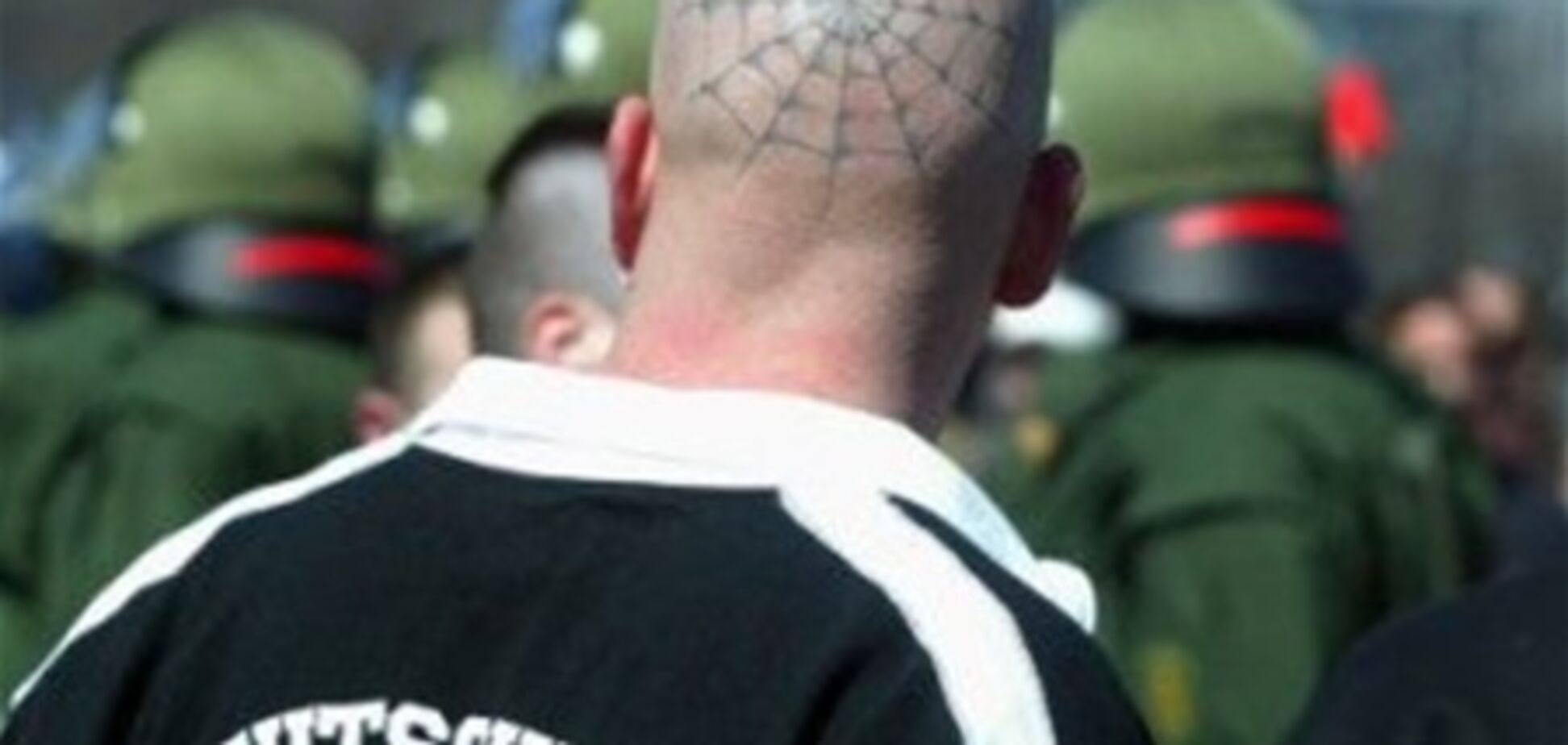 Неонацисти проведуть у Берліні смолоскипна хода