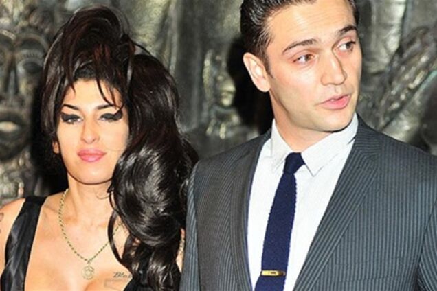 Эми Уайнхауз тайно обручилась за несколько недель до смерти. Фото