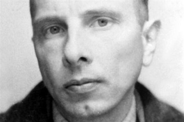 Суд забрал у Бандеры и Шухевича звания Герой Украины