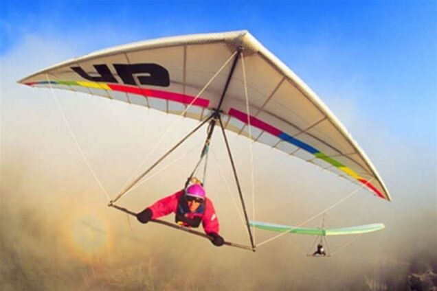 Буковинський контрабандист заробляв за допомогою дельтаплана