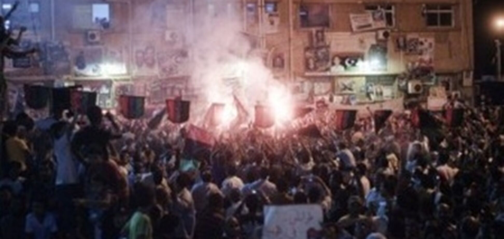 При штурме Триполи погибли 100 человек