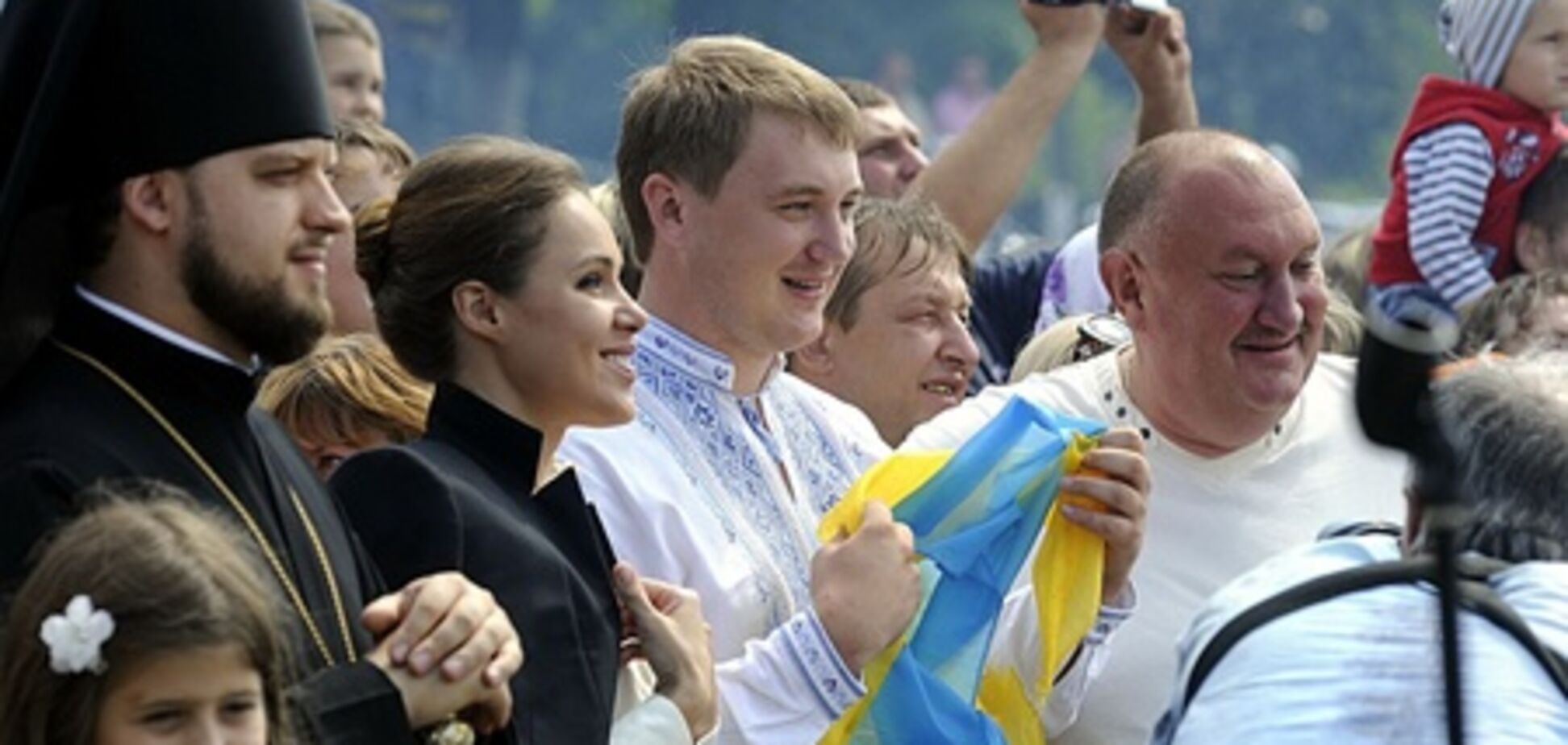 На Киевщине открыли Крест памяти погибшим украинцам
