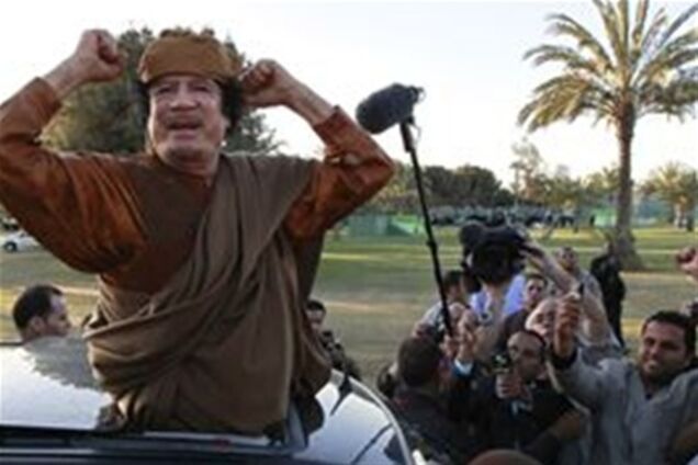 Каддафі похвалився, що Тріполі захищають тисячі вірних влади солдат