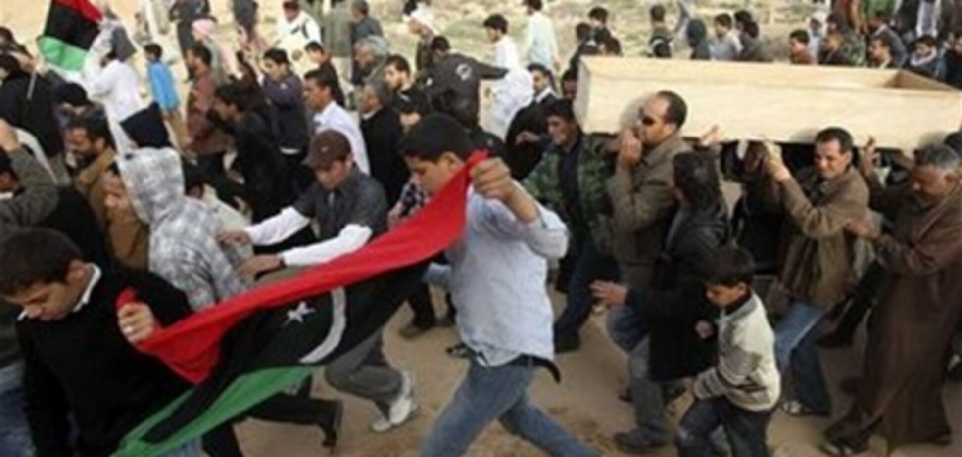 СМИ: Ливийские повстанцы врываются в дома и крадут вещи