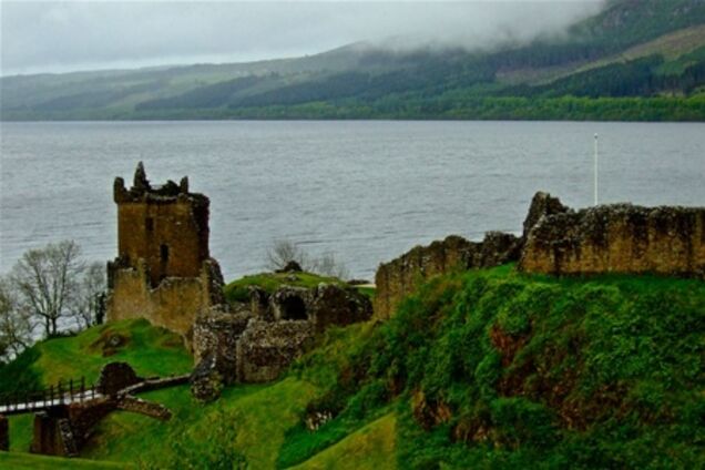В озеро, где живет Лохнесское чудовище, рухнул неизвестный объект