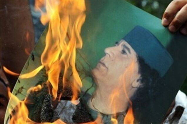 Войска Каддафи начали переходить на сторону повстанцев