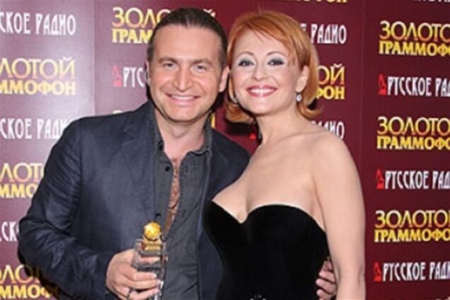 Агутин находится 'под конвоем' Варум