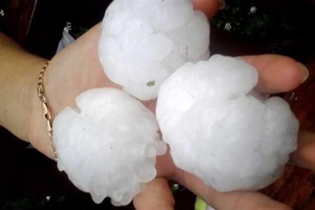 На Львівщині випав гігантський град. Фото