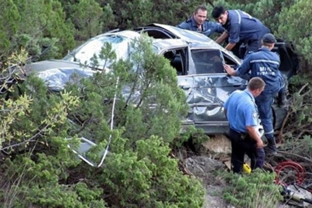 В Крыму на BMW сорвался с обрыва белорусский гаишник- ГАИ | Обозреватель |  OBOZ.UA