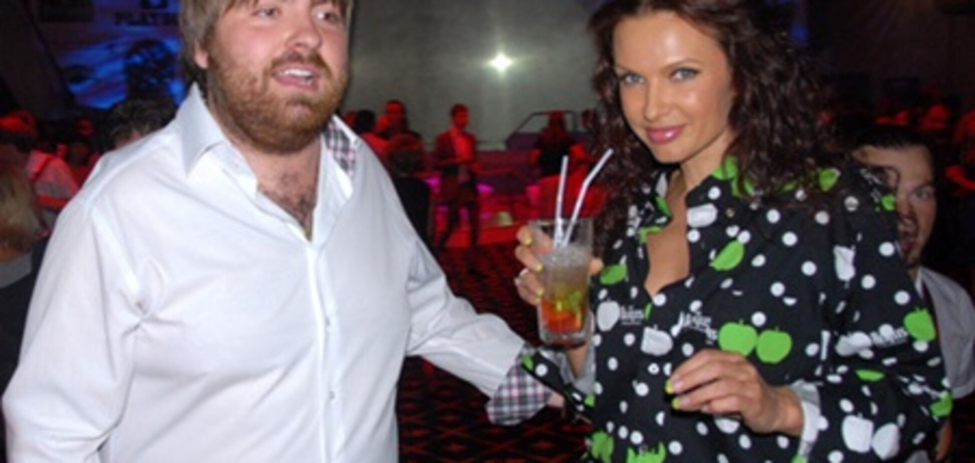 Вагітна Евеліна Бледанс виходить заміж