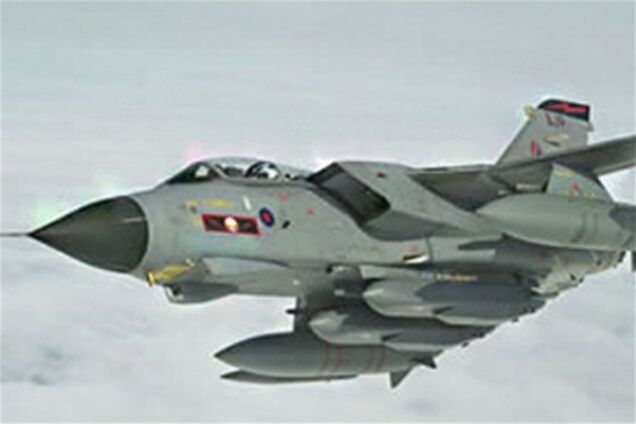 Британская авиация уничтожила бункер Каддафи в Сирте