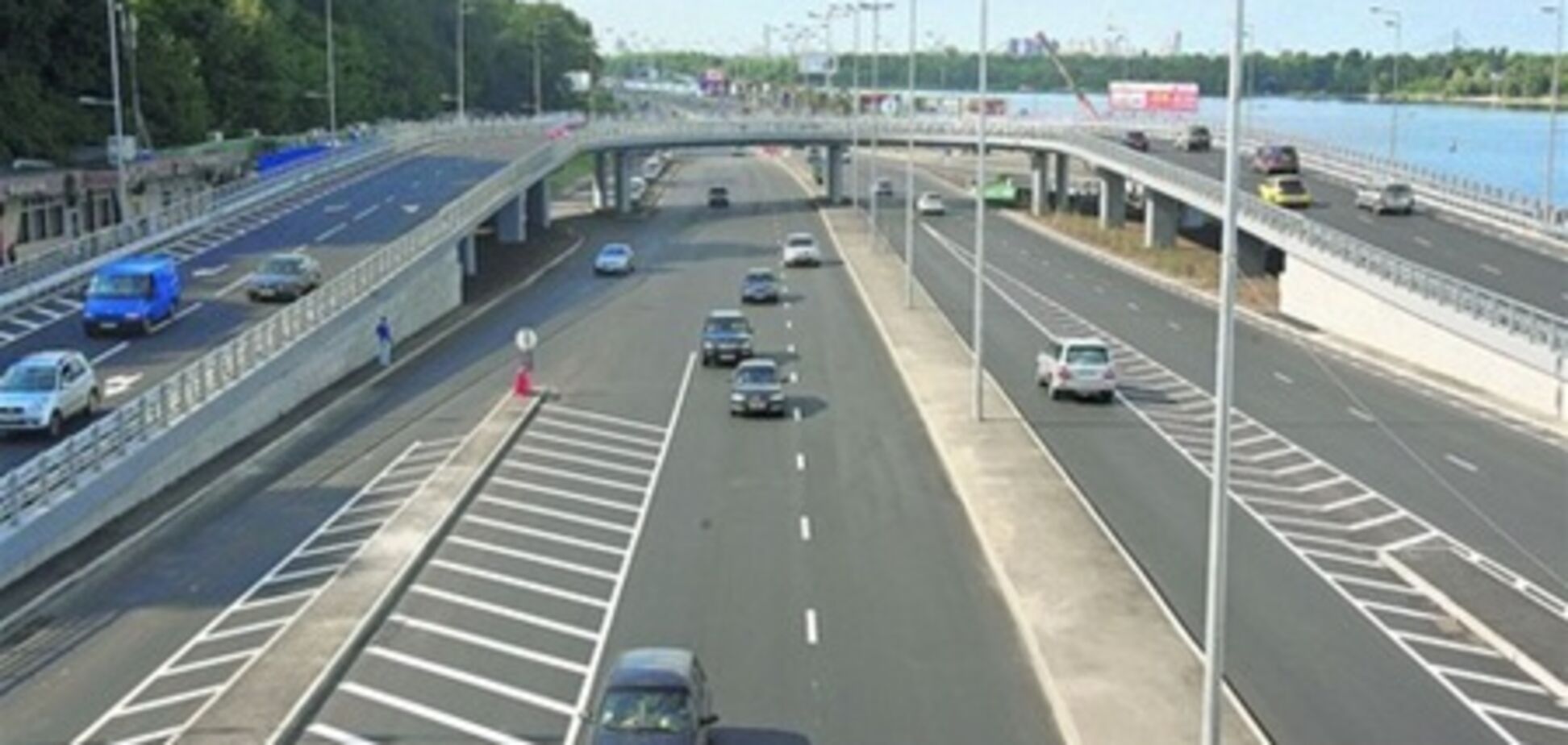 Развязка возле метро «Днепр» разрулила потоки и уничтожила пробки